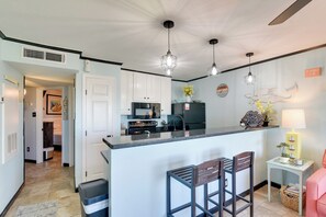 Apartment (1 Bedroom) | Interior - Across From Beach: Resort-style Galveston Condo (Galveston)