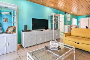 Interior - Hollywood Resort Retreat: Pool & Beach Access (Hollywood)