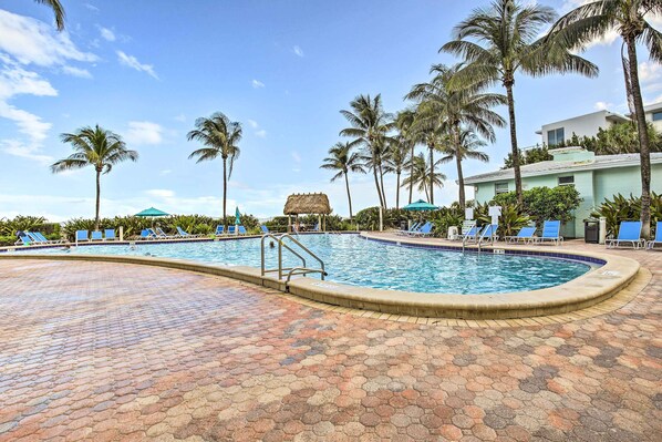 Interior - Hollywood Resort Retreat: Pool & Beach Access (Hollywood)