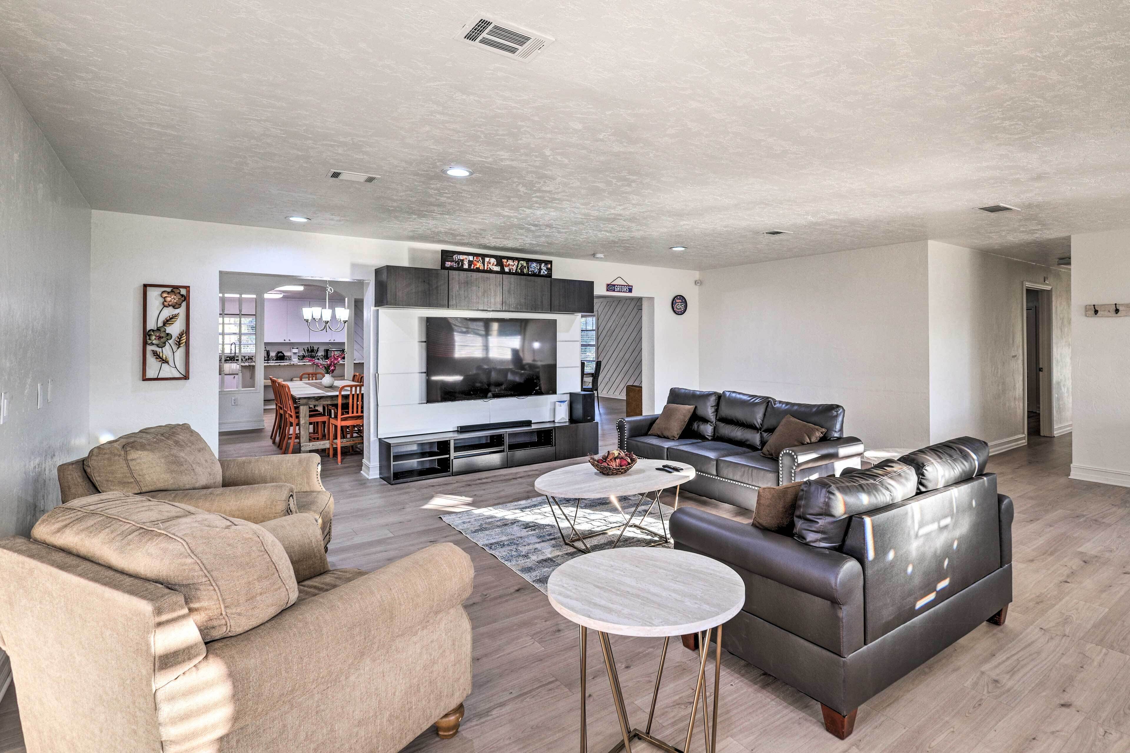 House (5 Bedrooms) | Interior