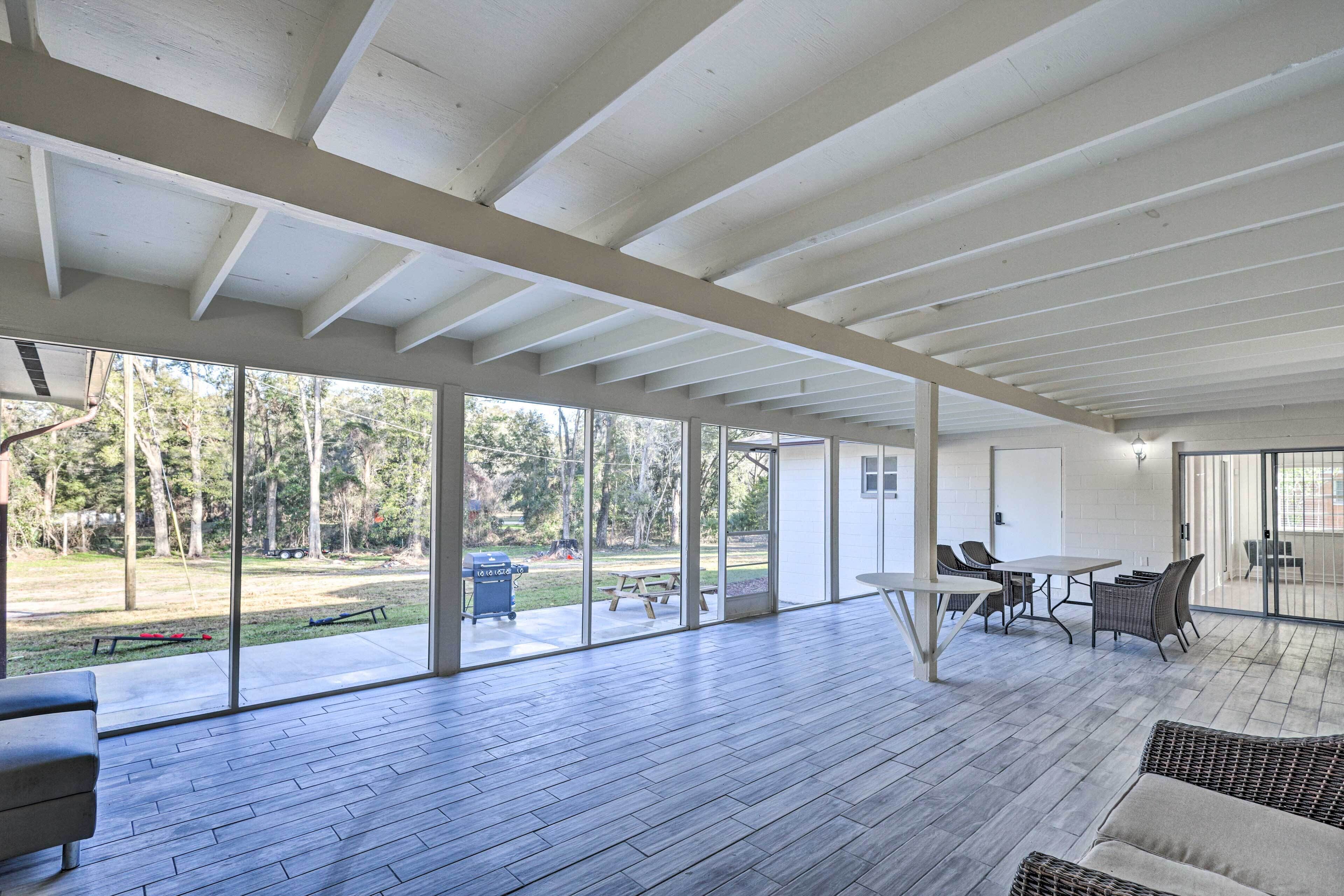 House (5 Bedrooms) | Interior