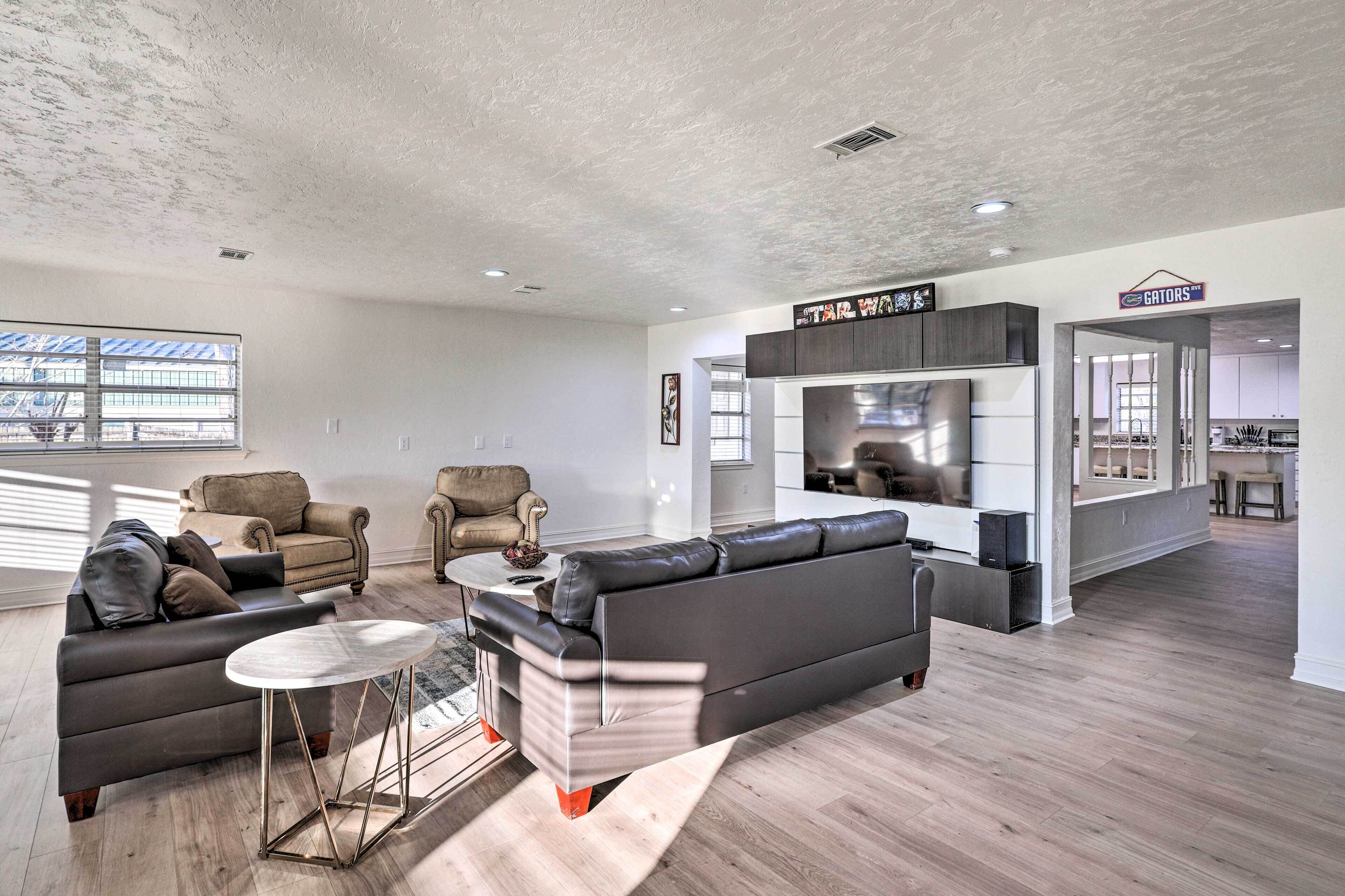 House (5 Bedrooms) | Interior