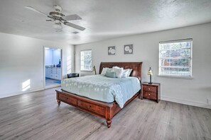 House (5 Bedrooms) | Interior