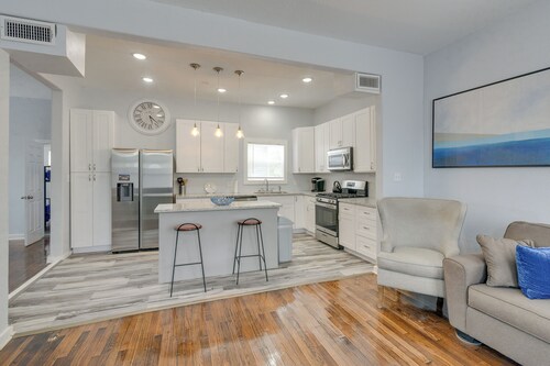 4 Blocks to Beach: Home w/ Patio in Galveston!