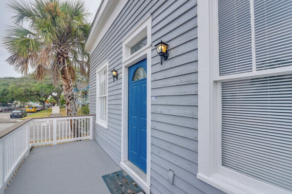 House (2 Bedrooms) | Interior - 4 Blocks to Beach! Family-friendly Galveston Home (Galveston)