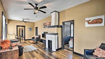 House (3 Bedrooms) | Front of property