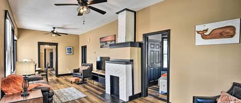 Casa (3 Bedrooms) | Zona de estar | Una televisión