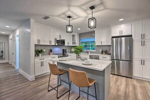 Interior - Walk to Restaurants: Sarasota Home w/ Lanai! (Sarasota)