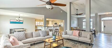 House (4 Bedrooms) | Front of property