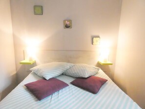 WiFi, bed sheets