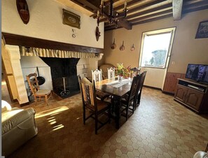 Dining - Plassot - Monget - Gîte (MONGET)