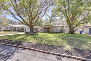 House (3 Bedrooms) | Interior - Pet-friendly Largo Escape w/ Fire Pit! (Largo)