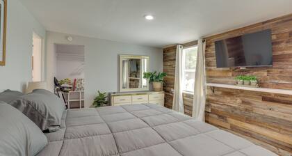 Pet-friendly Largo Escape w/ Fire Pit!