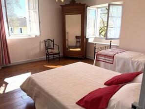 2 bedrooms, Internet