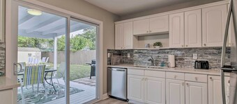Clearwater 'seaside Bungalow': Patio & Grill!