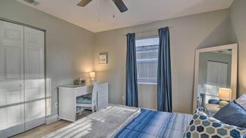 3 bedrooms, laptop workspace, iron/ironing board, bed sheets