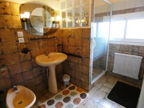 Shower - Capuch - Lourquen - Gîte (LOURQUEN)
