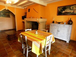 Dining - Capuch - Lourquen - Gîte (LOURQUEN)