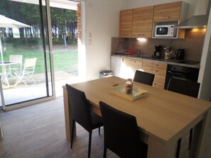 Microwave, dishwasher