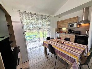 Microwave, dishwasher