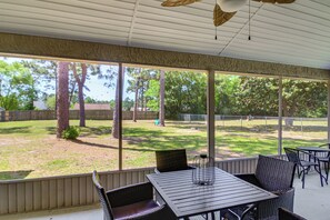 House (4 Bedrooms) | Interior - Navarre Home w/ Game Area + Mini Golf Course! (Navarre)