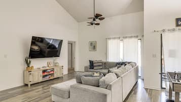 House (4 Bedrooms) | Front of property