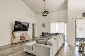 House (4 Bedrooms) | Front of property
