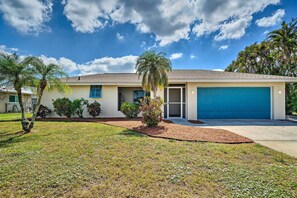 House (2 Bedrooms) | Interior - 6 Mi to Dtwn Cape Coral: Home w/ Spacious Lanai! (Cape Coral)