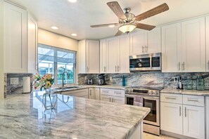 Interior - 6 Mi to Dtwn Cape Coral: Home w/ Spacious Lanai! (Cape Coral)