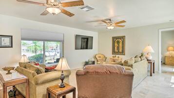 House (2 Bedrooms) | Interior