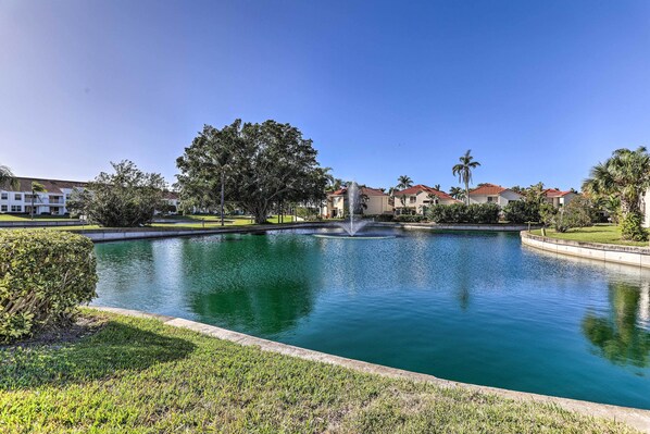 Interior - Sunlit St Petersburg Condo w/ Community Pool (St. Petersburg)