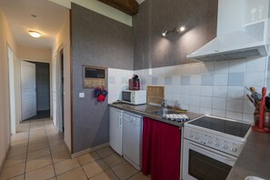 Microwave, dishwasher