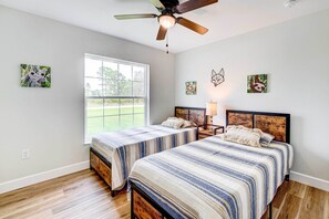 House (3 Bedrooms) | Interior