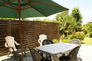 Outdoor dining - Gîte des Pignons - Parentis-en-born (PARENTIS-EN-BORN)