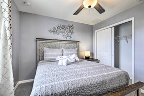 4 makuuhuonetta, silitysrauta/-lauta, vuodevaatteet