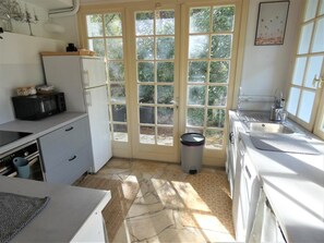 Refrigerador, microondas, horno y lavavajillas 