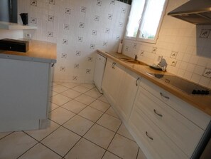 Microwave, dishwasher