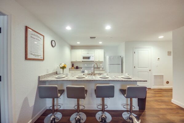 Apartment (2 Bedrooms) | Interior - Labelle Apartment, Close to Parks! (LaBelle)