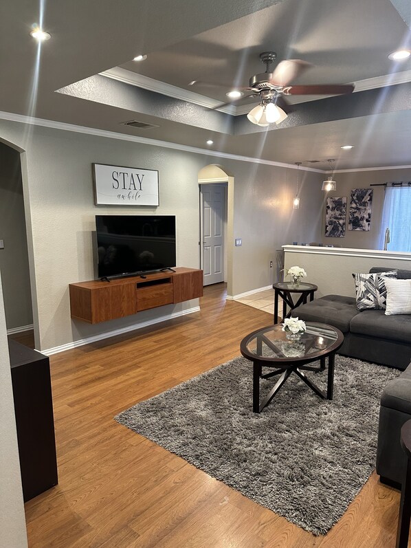 Living area - Adorable Riverside Home (Austin)