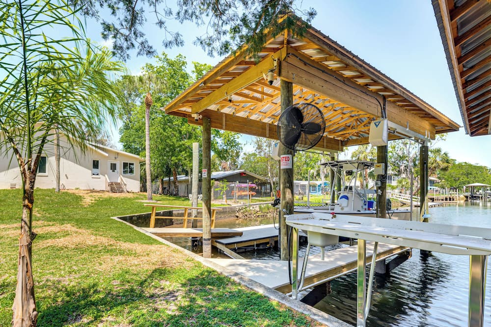 Canal-front Retreat in Crystal River! - Homosassa Springs, FL