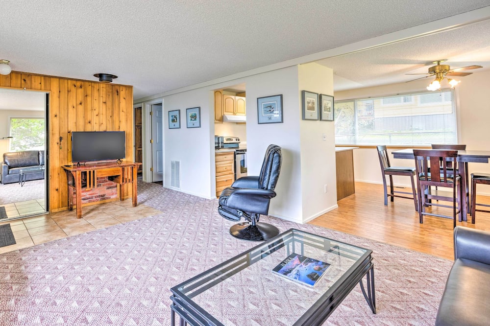 Walkable Sitka Getaway w/ Community Perks! - Sitka, AK
