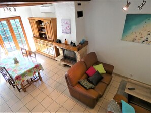 TV, fireplace - Lou Ceré - LEON - Gîte (LEON)