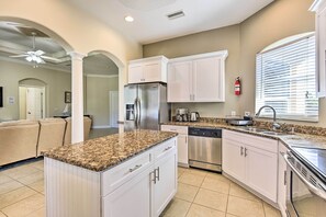 Casa (3 Bedrooms) | Cocina privada | Microondas, horno, parrilla de estufa y lavavajillas