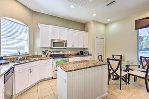 Private kitchen - Rotonda West Home w/ Heated Pool, 5 Mi to Beach! (Rotonda West)