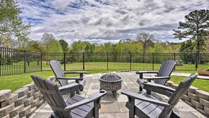 Terrace/patio - Soddy-daisy Retreat w/ Grill + Screened Patio (Soddy-Daisy)