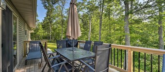 Family-friendly Lakefront Home With Deck!