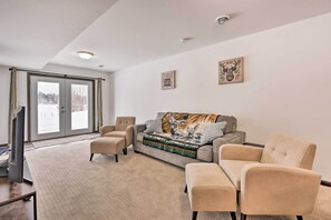 House (4 Bedrooms) | Interior - Family-friendly Lakefront Home With Deck! (Danbury)