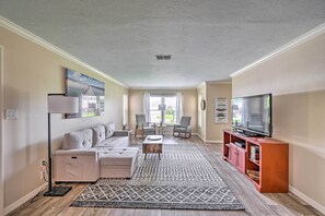 House (2 Bedrooms) | Interior - Waterfront Lake Placid Escape w/ Dock & Lanai (Lake Placid)