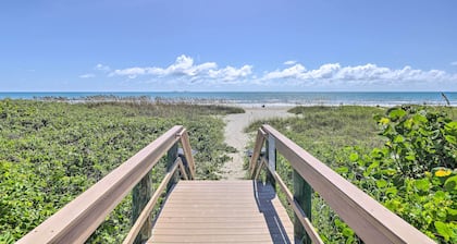 'the Palms' Cocoa Beach Condo: Walk to Beach!