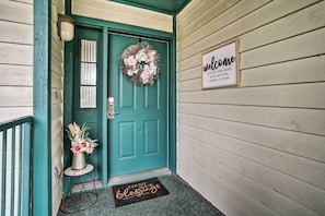 Interior - Branson Condo on Golf Course: Community Pool! (Branson)